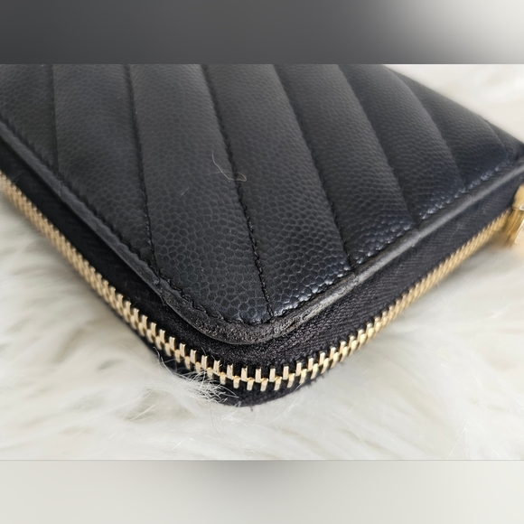 🖤 YSL Zippy 🖤 - Picture 9 of 13